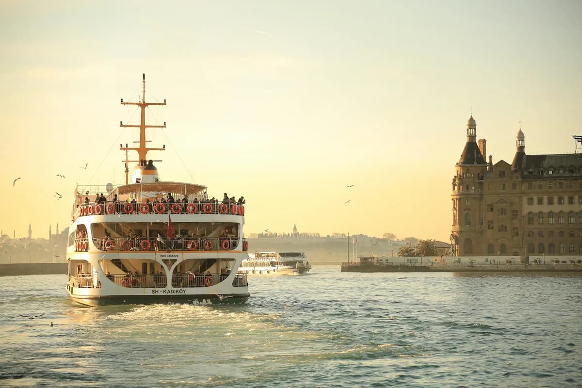 Kadıköy'de Sabah 6'dan Gece 12'ye: 18 Saatlik Eksiksiz Program