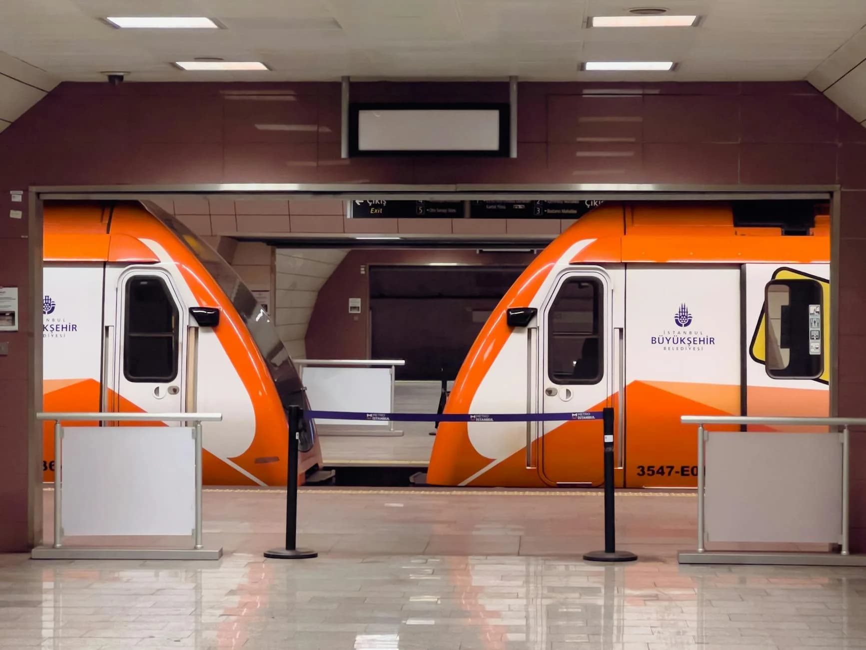 M4 Kadıköy Metro Rehberi: Duraklar, Aktarmalar ve Güncel Bilgi Nasıl Kontrol Edilir?