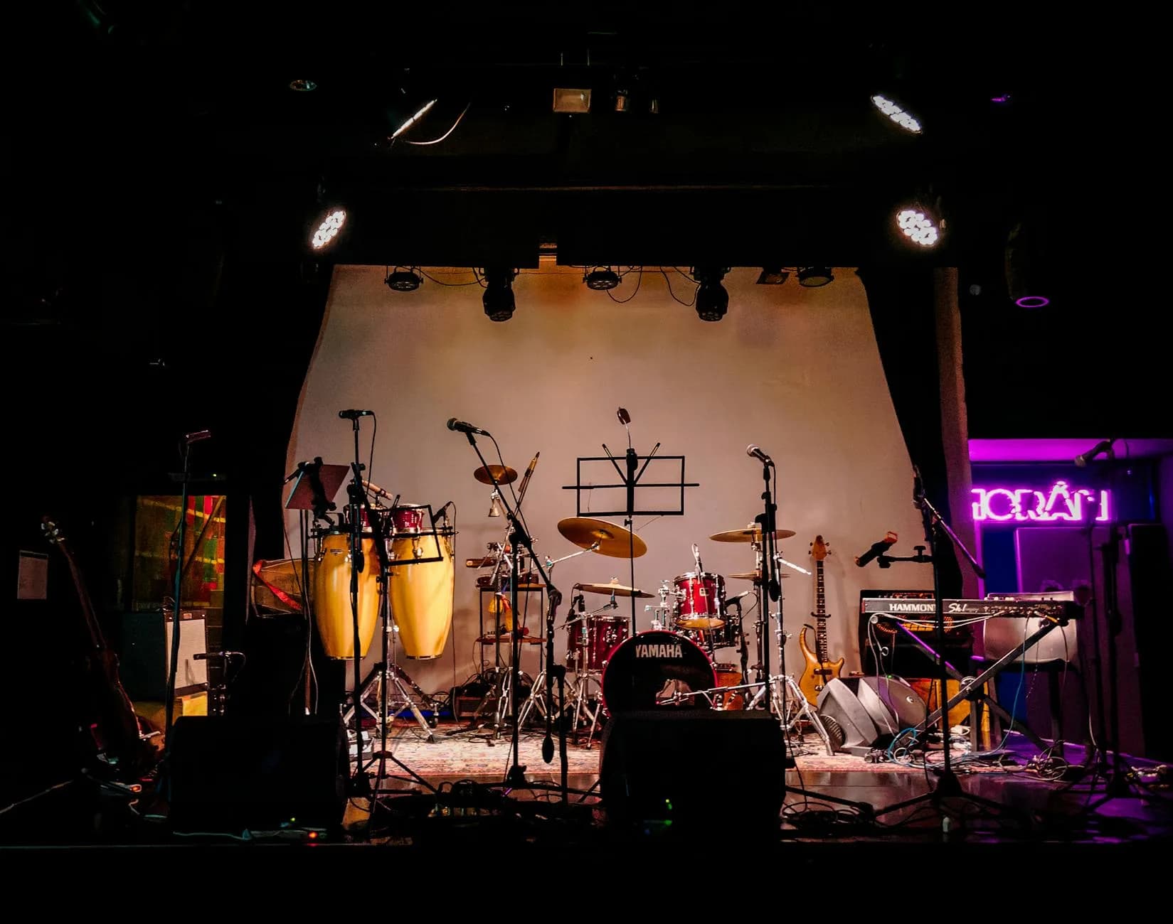 Kadıköy Konser Mekanları: Müzik Tutkunlarının Vazgeçilmezi