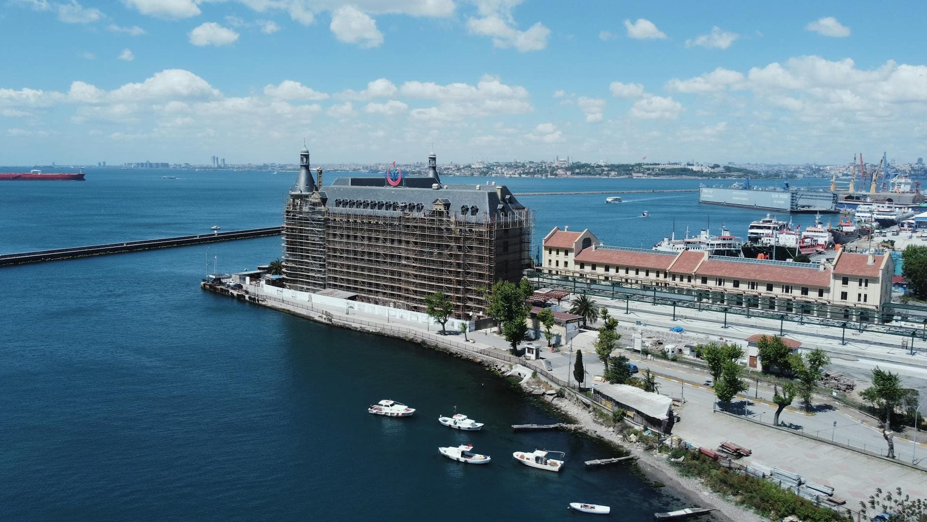 Haydarpaşa Garı Kadıköy Rehberi: Tarih, Fotoğraf ve Ulaşım