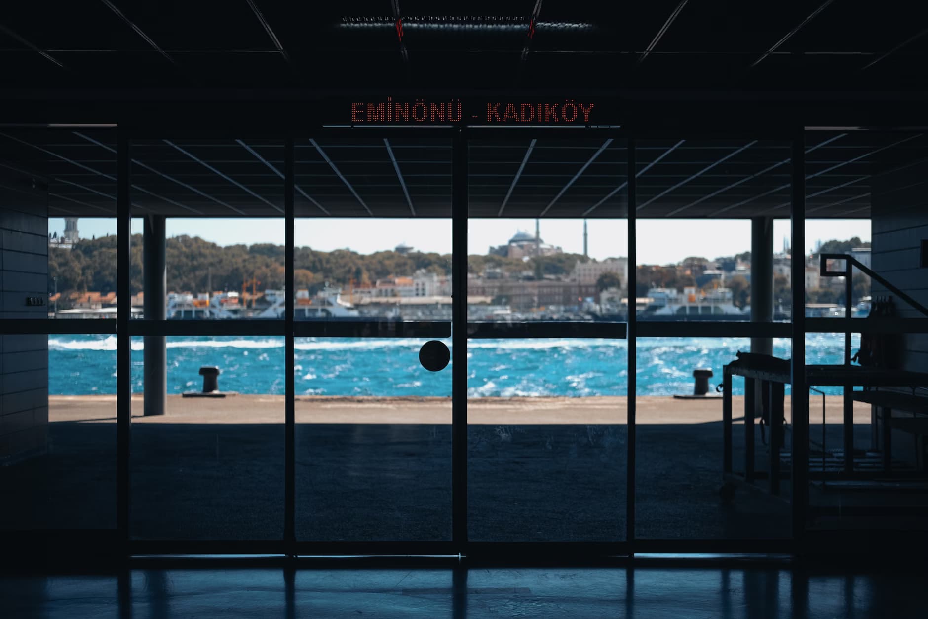 Kadıköy'de Mezuniyet ve Nişan Fotoğrafçıları: Özel Gün Çekimi Rehberi