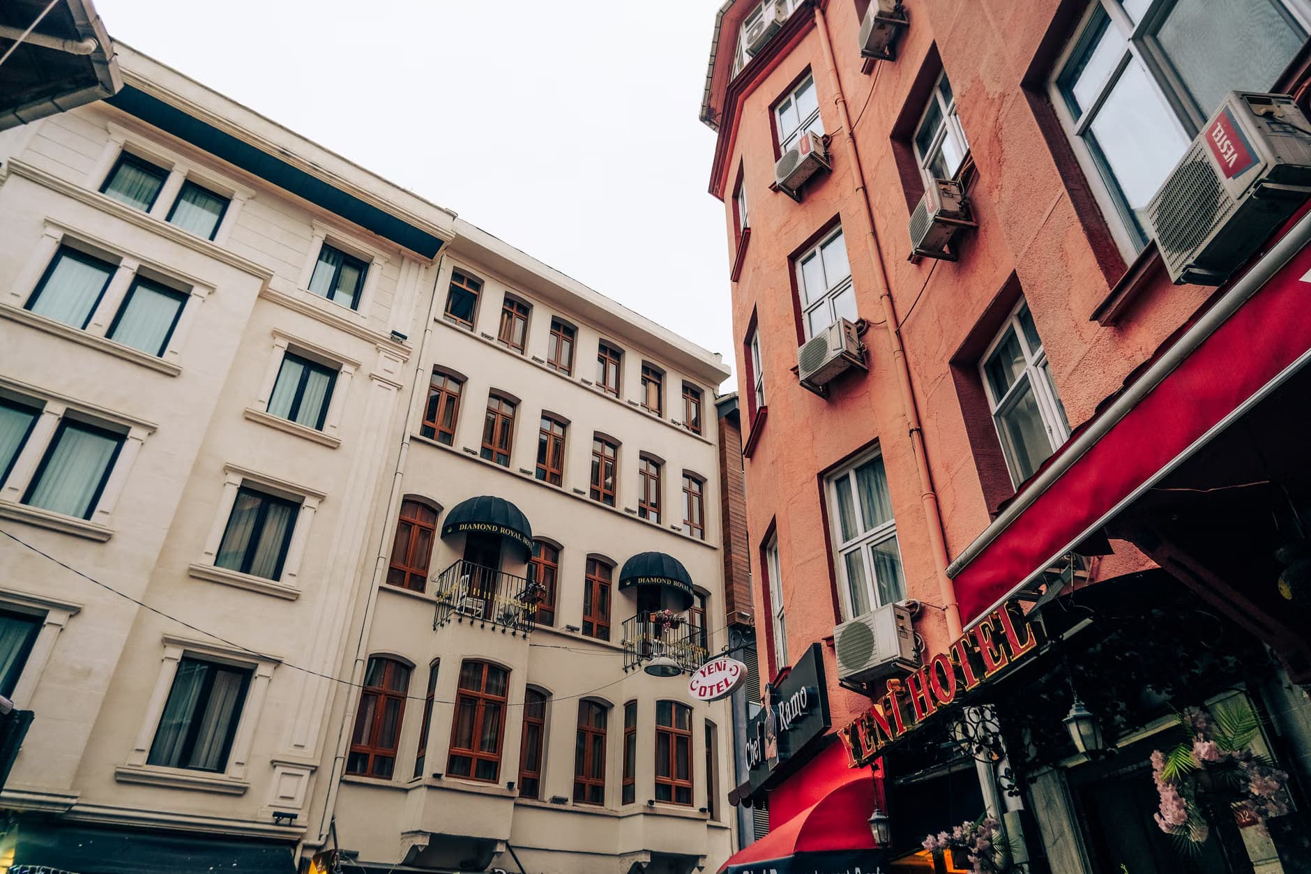 Kadıköy'de Nerede Kalınır? En İyi Otel, Hostel ve Pansiyon Rehberi