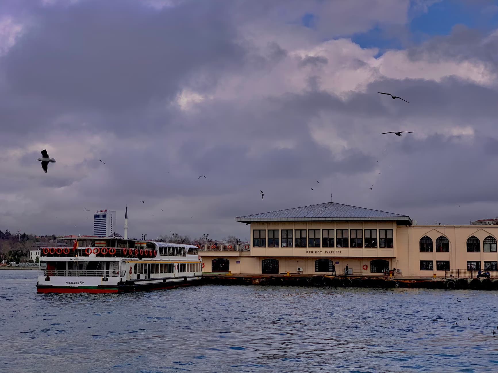 Kadıköy'den Bursa ve İzmir'e Gidiş: Feribot, Uçak ve Otobüs Karşılaştırması