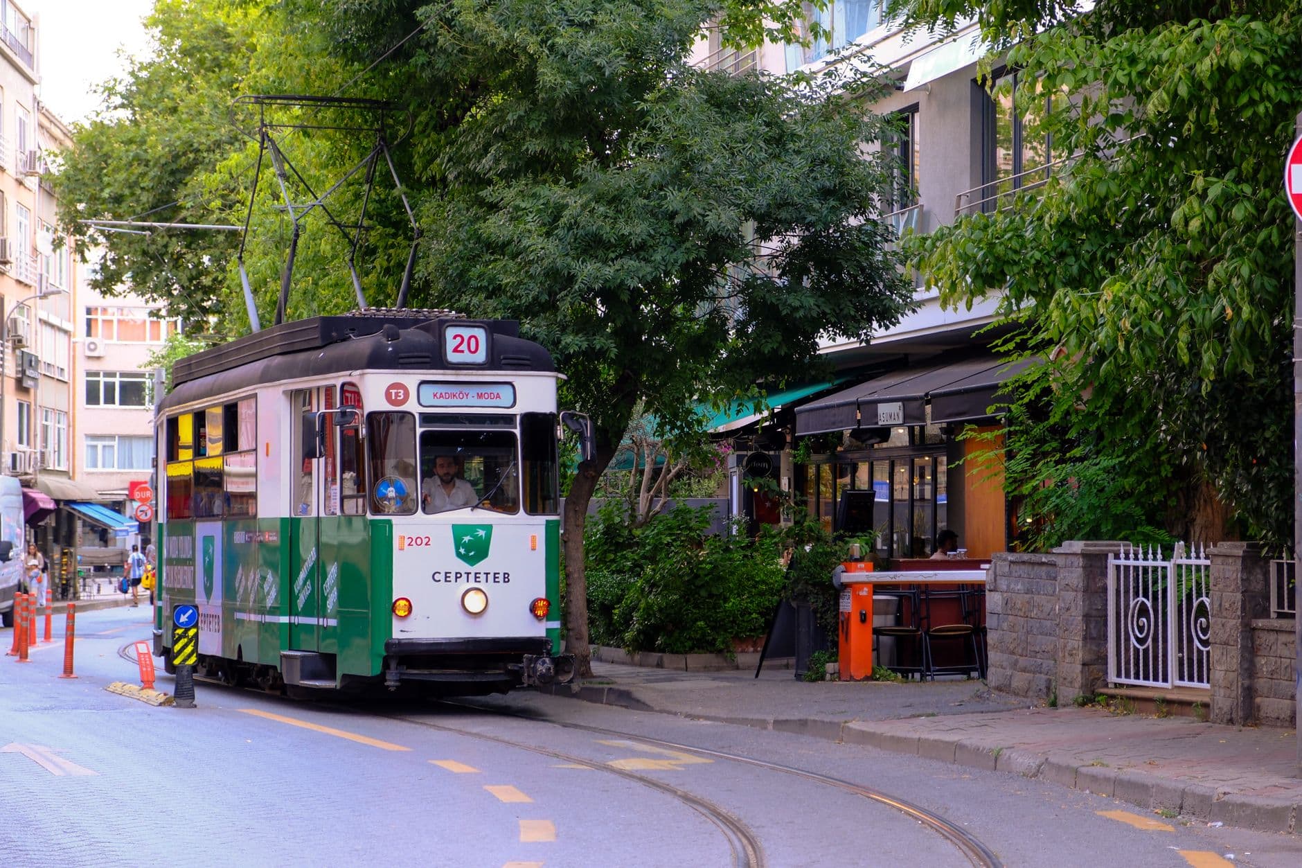 Kadıköy Esnaf Hikayeleri: 20-50 Yıldır Açık Tarihi Dükkanlar