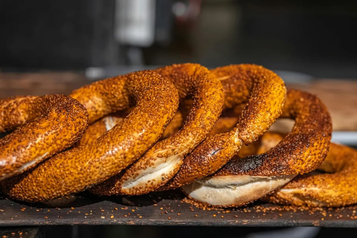 Kadıköy Sabah Fırınları ve Simit Çeşitleri: En İyi Taze Ekmek Rotası