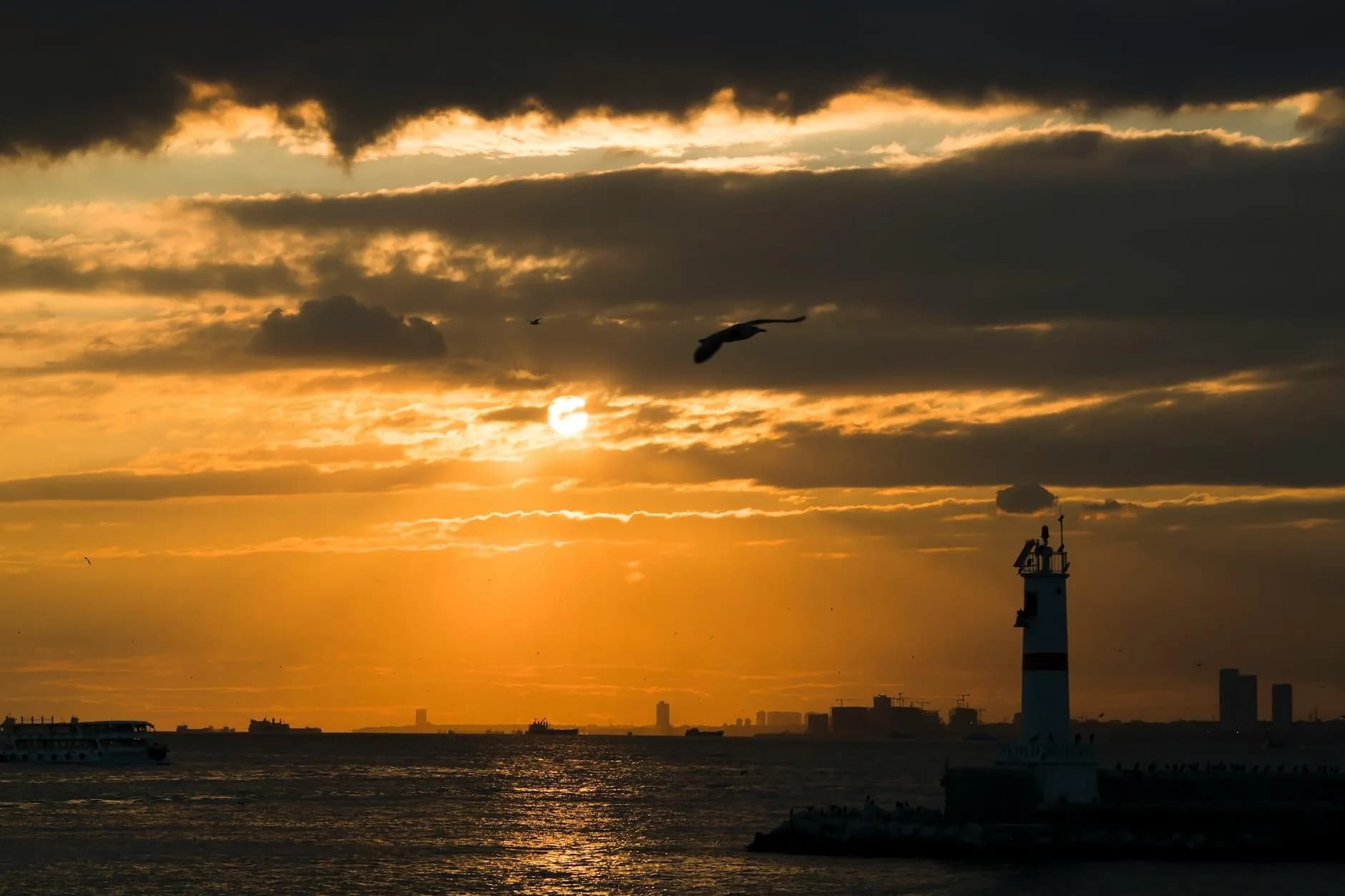Kadıköy Yaz Rehberi: Sahil, Deniz Serinlemesi ve Yaz Akşamı Planları