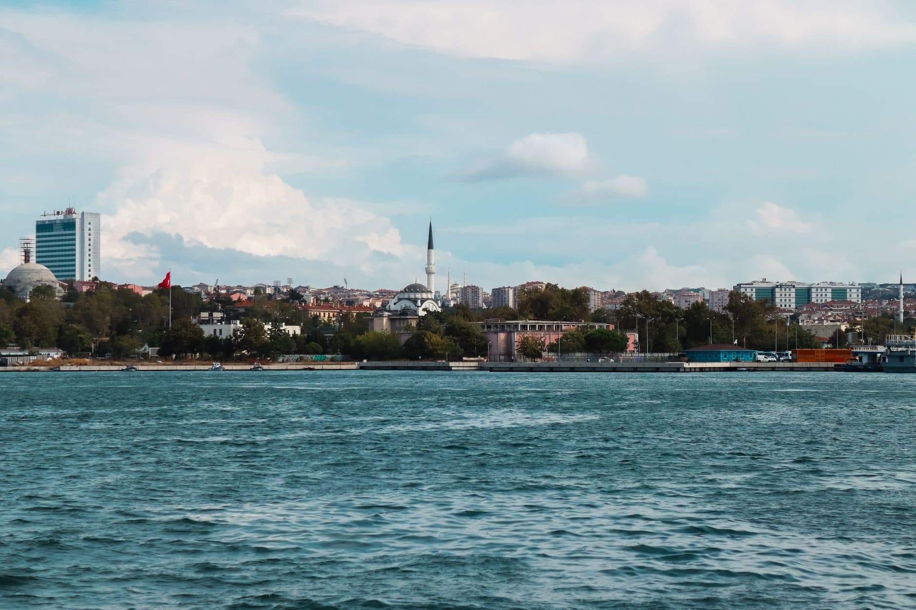 Kalamış'tan Moda'ya Kadıköy Kıyısı: Marina, Cafe ve Yat Kulüpleri Rehberi