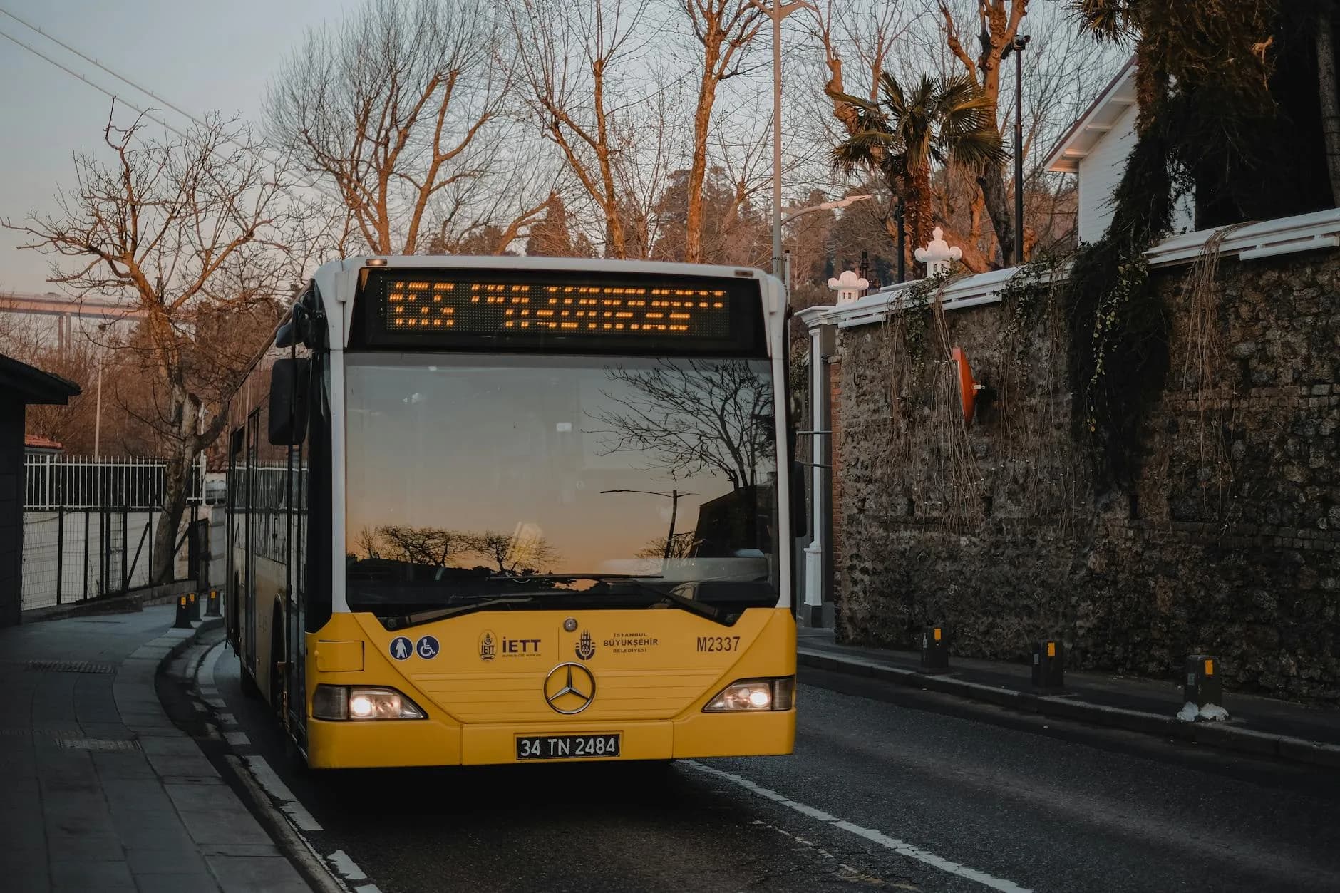 Koşuyolu ve Acıbadem Rehberi: Sakin Mahalle Rotası, Sağlık, Kafe ve Ulaşım