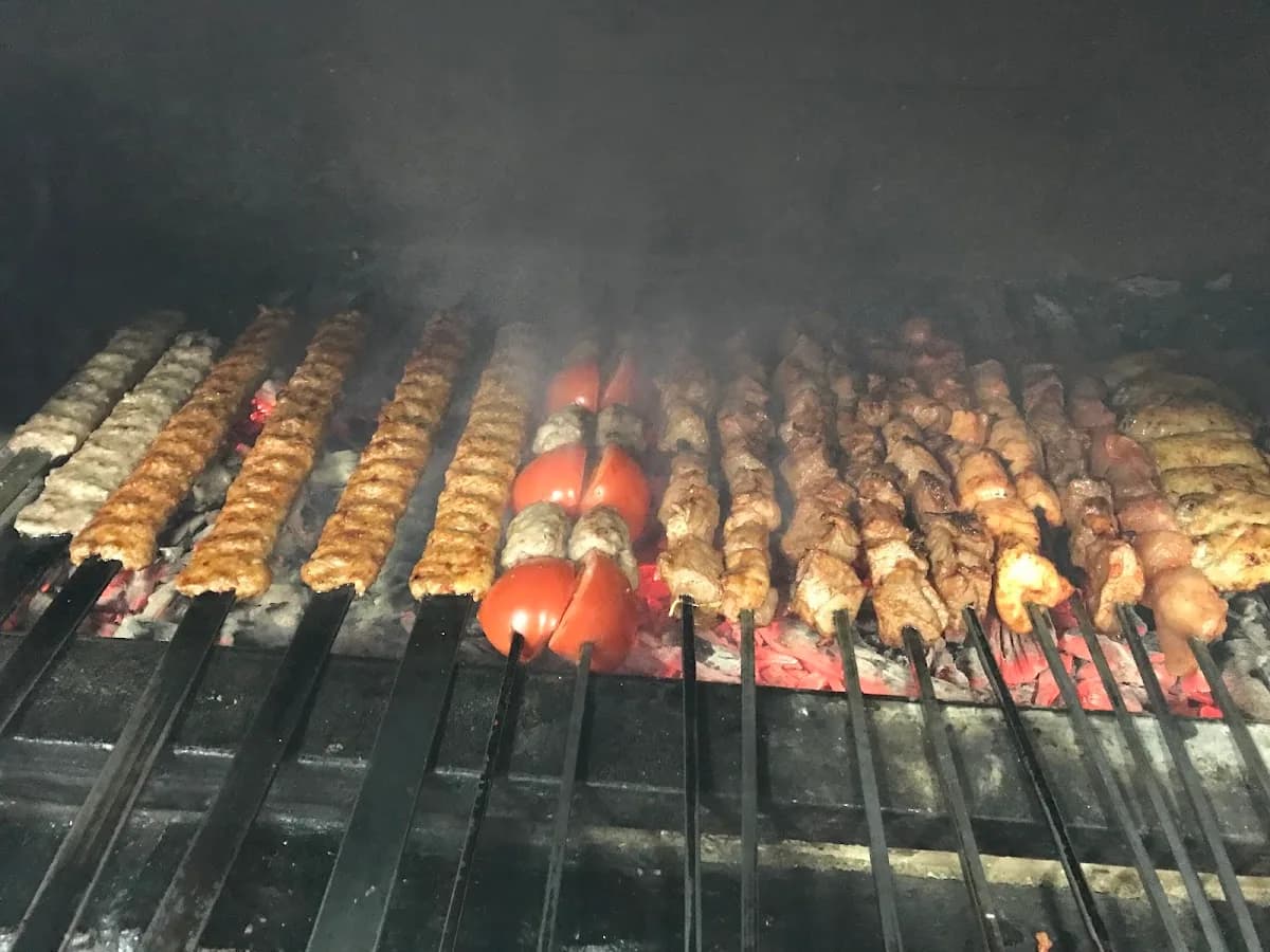 Antepli Kardeşler kebab salonu 2