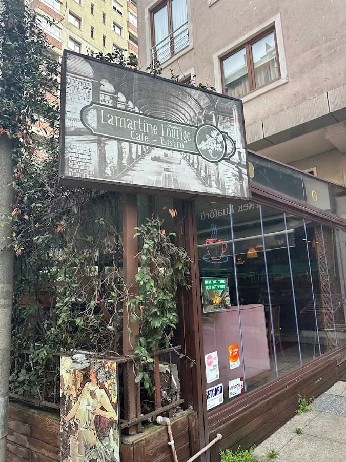 Lamartine Lounge Cafe-Bistro