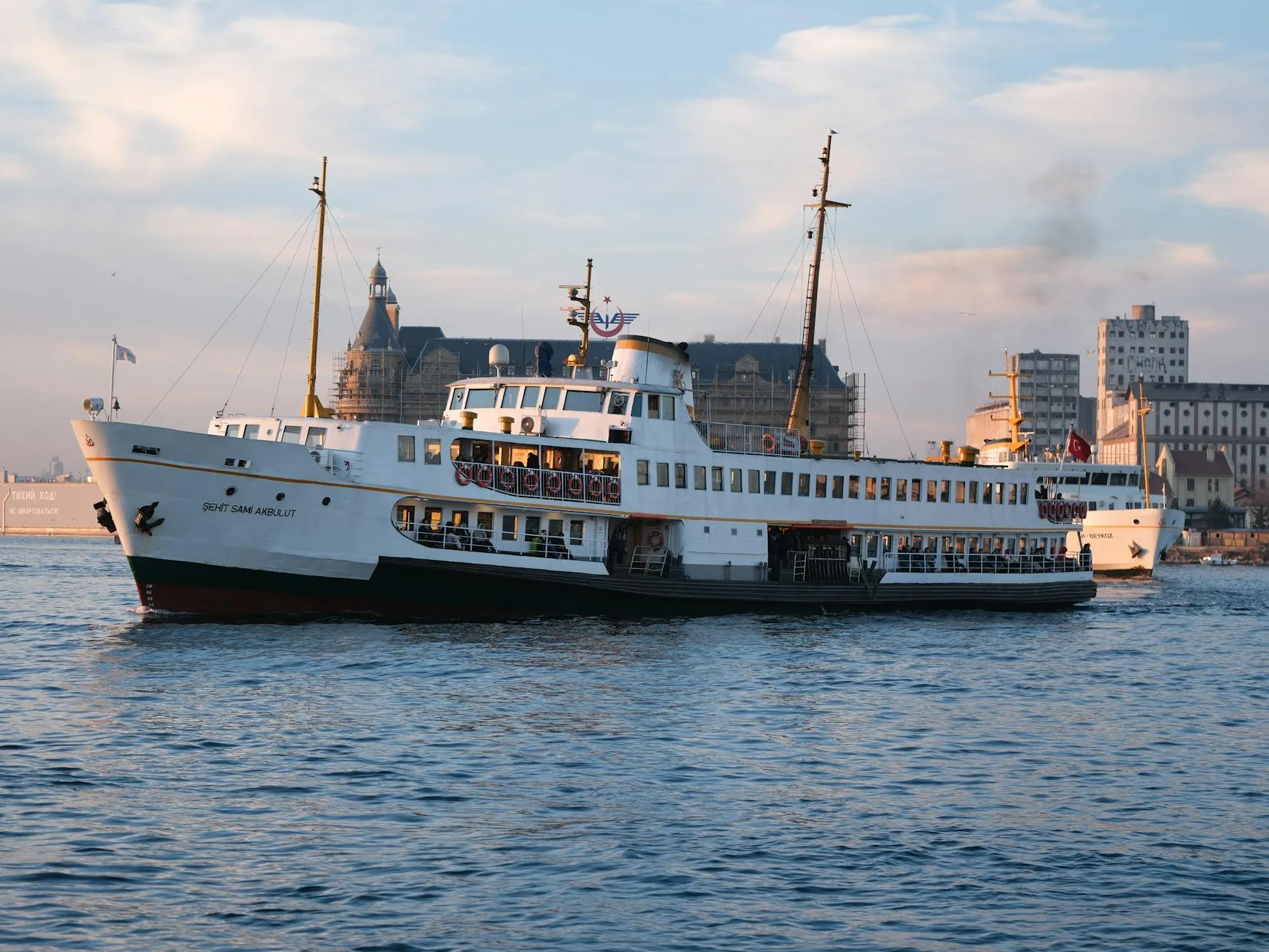 Kadıköy Alkollü Mekanlar Rehberi: Pub, Meyhane, Kokteyl Bar ve Sahil Planı - Kadıköy blog görseli