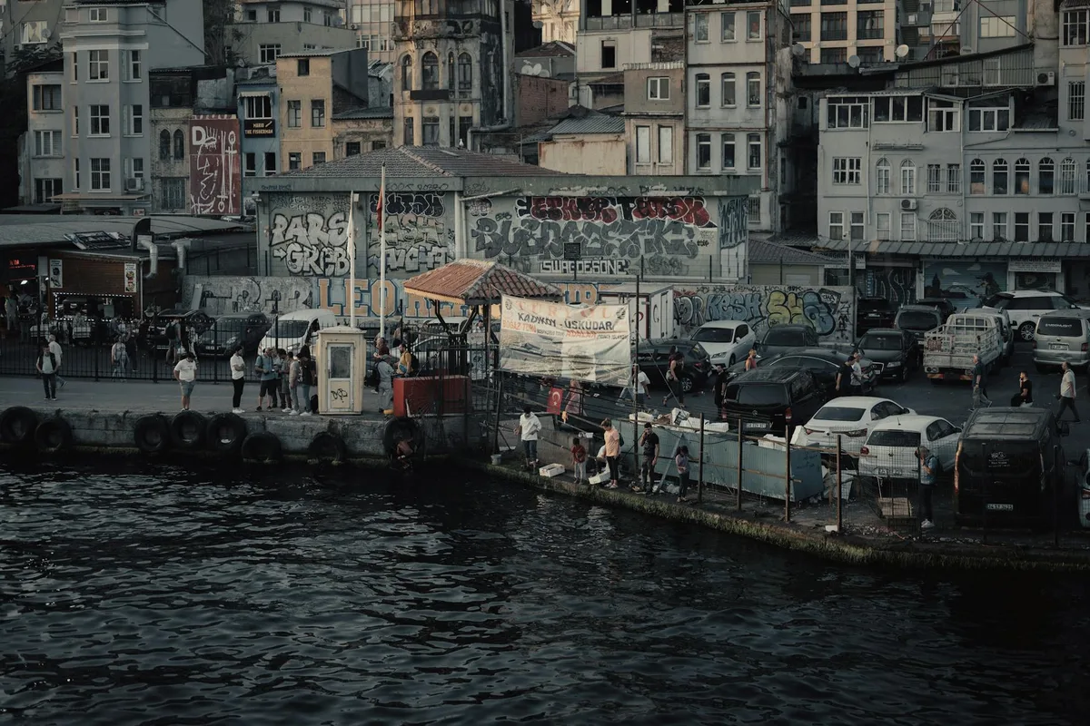 Kadıköy Balık Pazarı Rehberi: Saatler, Fiyatlar ve Alışveriş Tüyoları - Kadıköy ilişkili yazı