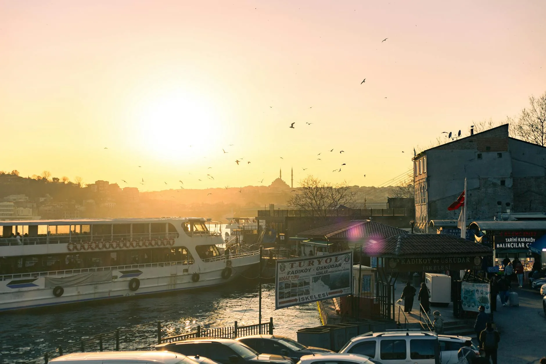 Kadıköy Fotoğraf Rotası: Moda, Yeldeğirmeni, Çarşı ve Gün Batımı Noktaları - Kadıköy rehber görseli