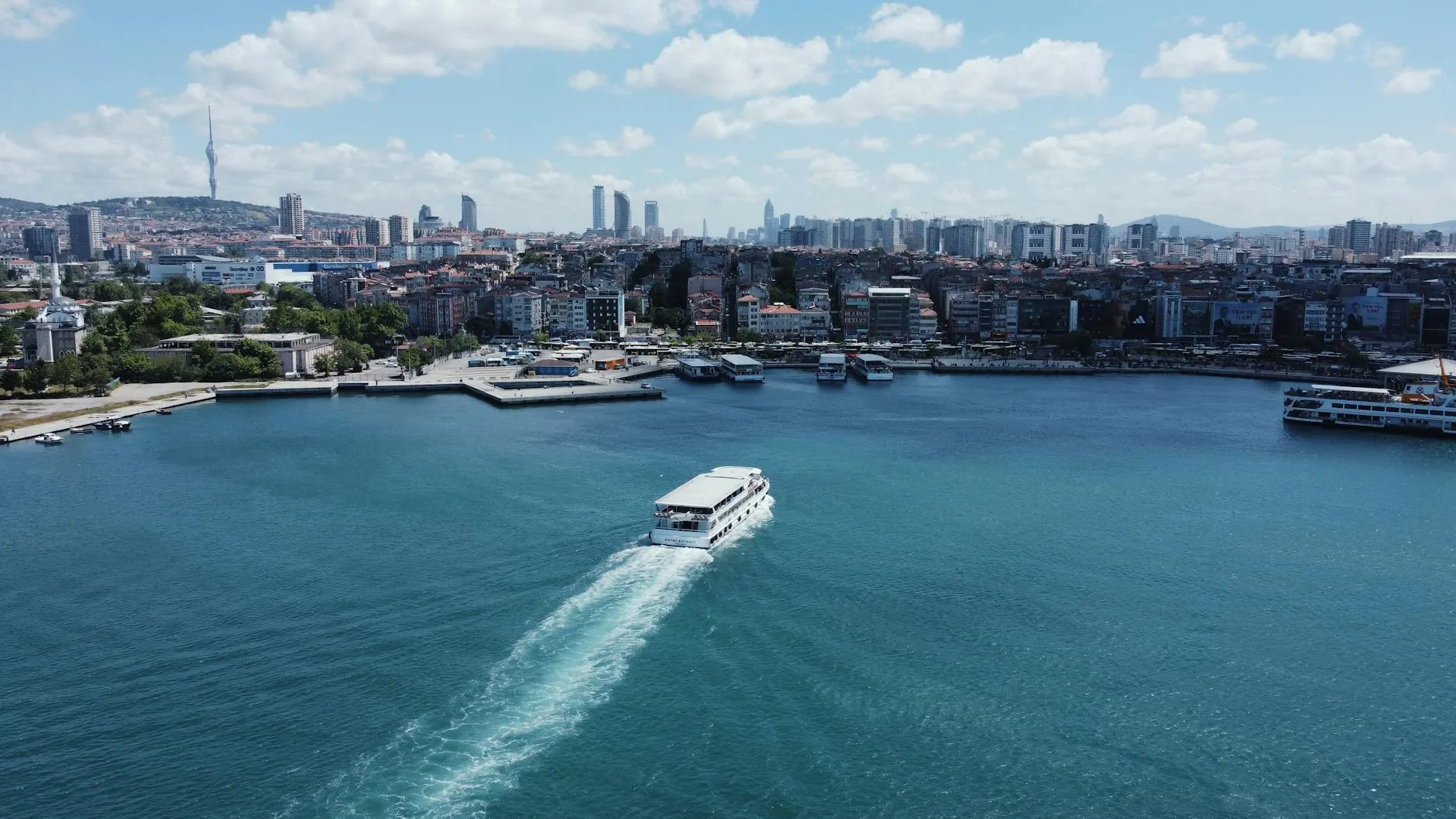 Kadıköy'e Gidince Ne Yapılır? 2 Saatlik, Yarım Günlük ve Tam Günlük Plan - Kadıköy blog görseli