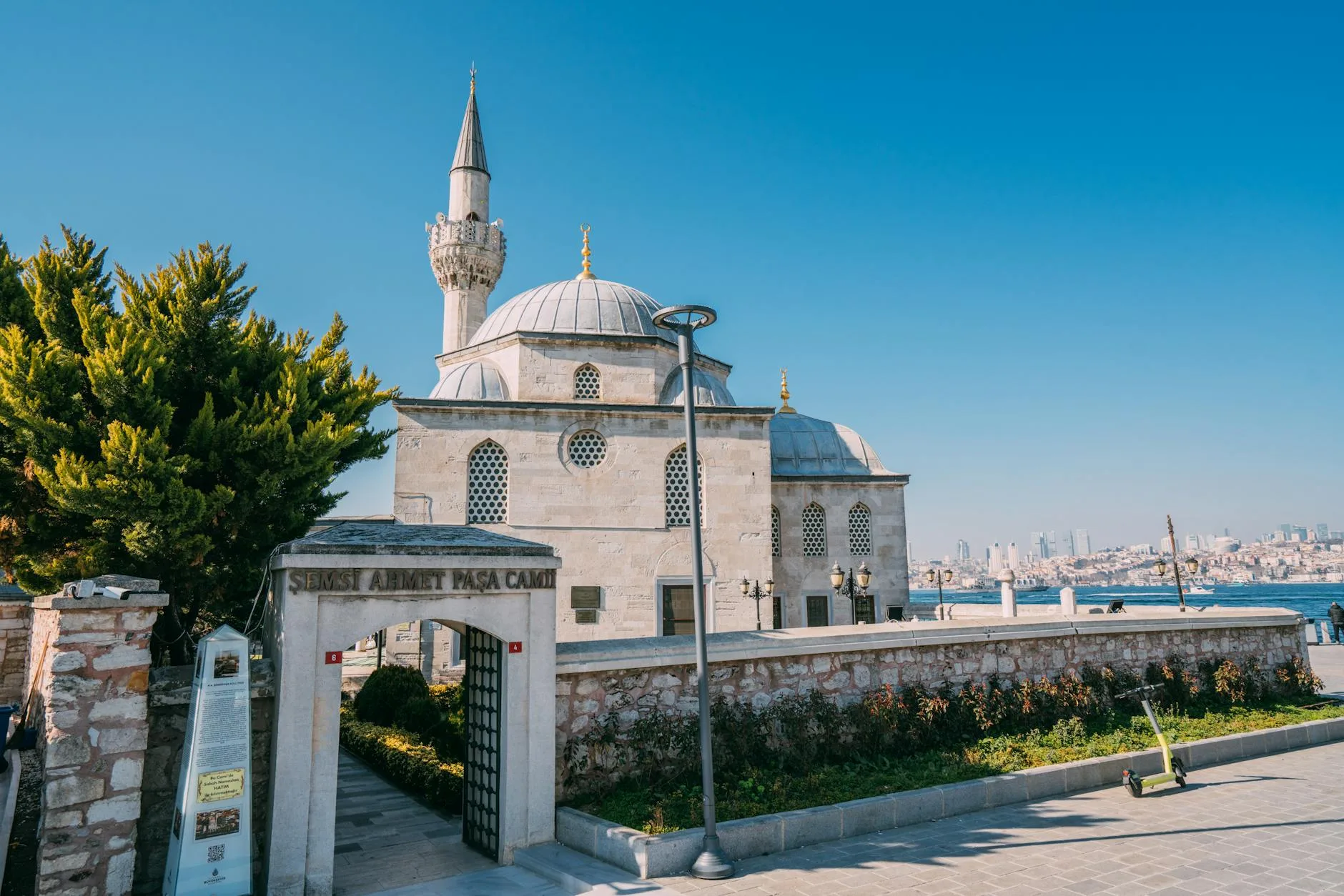 Ragıp Paşa Köşkü Rehberi: Caddebostan Tarihi, Mimari ve Yakın Rota - Kadıköy blog görseli