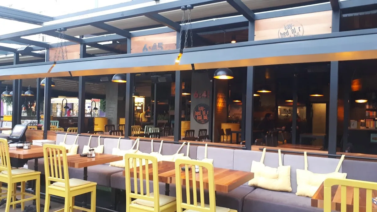 6:45 Kaybedenler Kulübü - Kadıköy işletme fotoğrafı