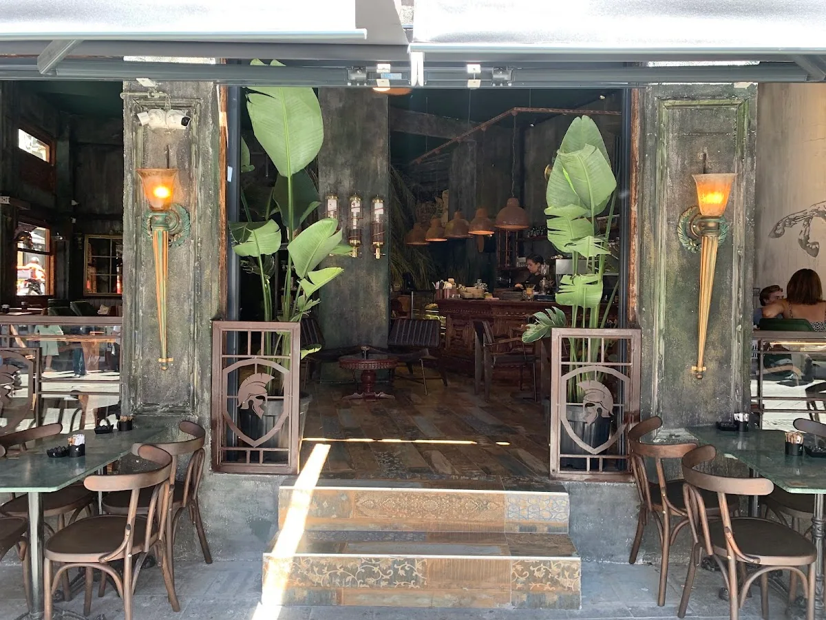 Hector Louis Coffee Kadıköy - Kadıköy işletme fotoğrafı