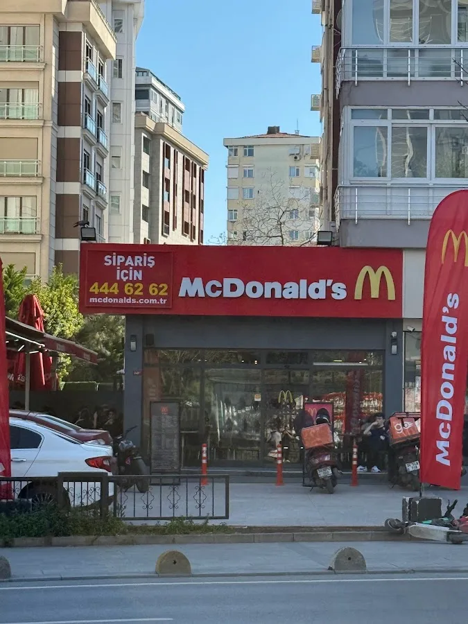 McDonald's Göztepe Minibüs Caddesi - Kadıköy işletme fotoğrafı