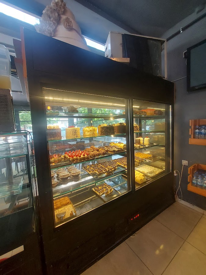 Özlü Pastanesi - Kadıköy işletme fotoğrafı