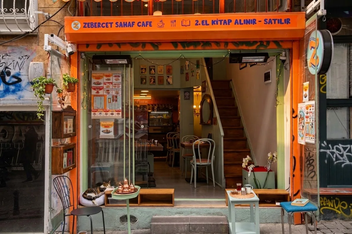 Zebercet Sahaf & Cafe - Kadıköy işletme fotoğrafı