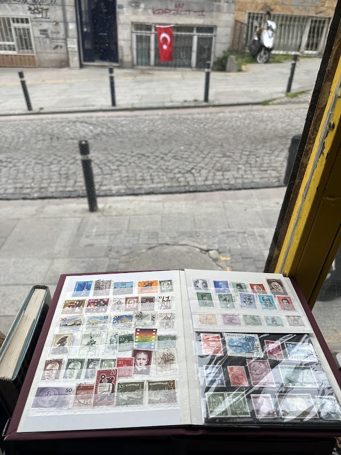 Zemberek Sahaf & Plakevi - Kadıköy yakın mekan fotoğrafı